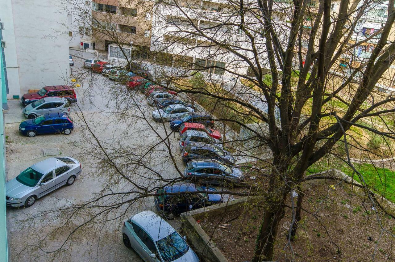Side By Side Apartments Split Exterior foto