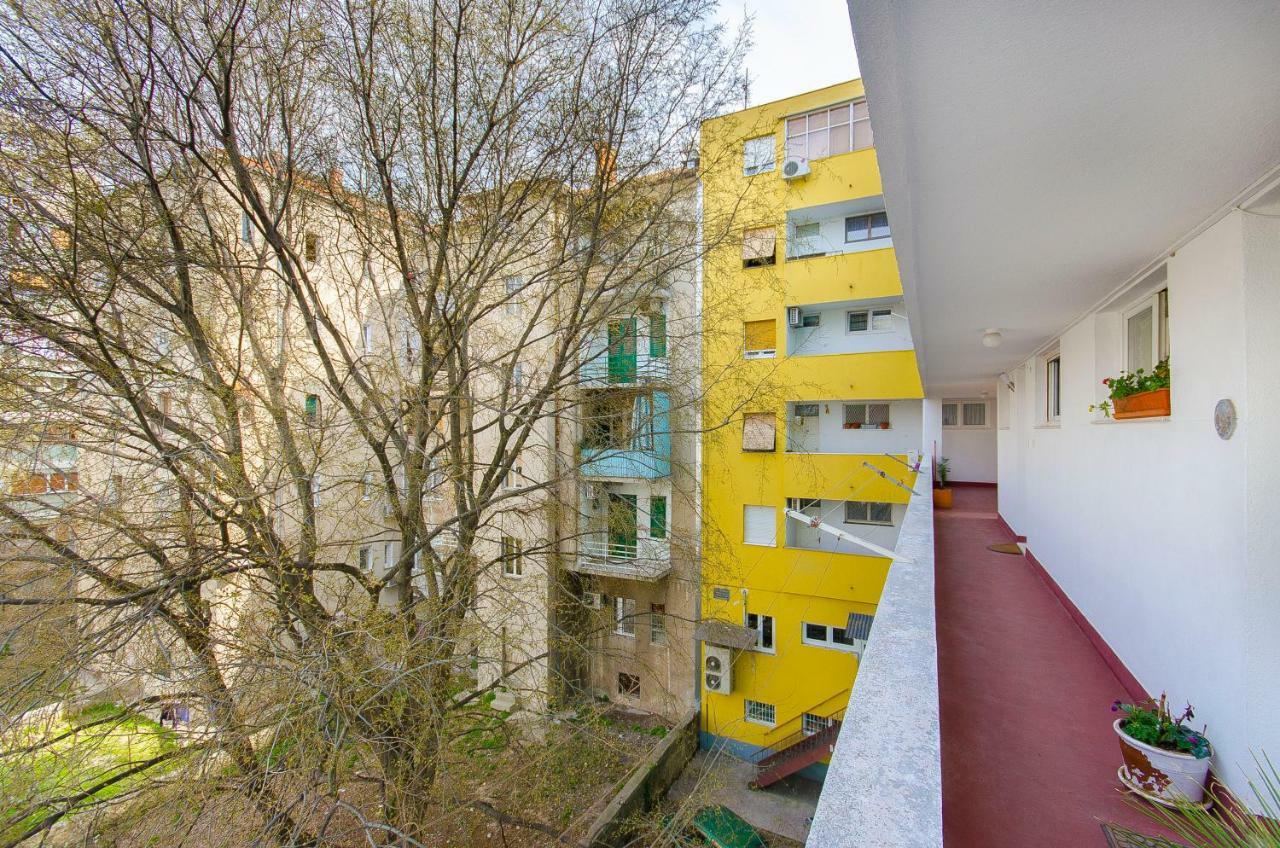 Side By Side Apartments Split Exterior foto