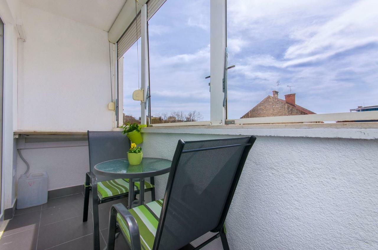 Side By Side Apartments Split Exterior foto